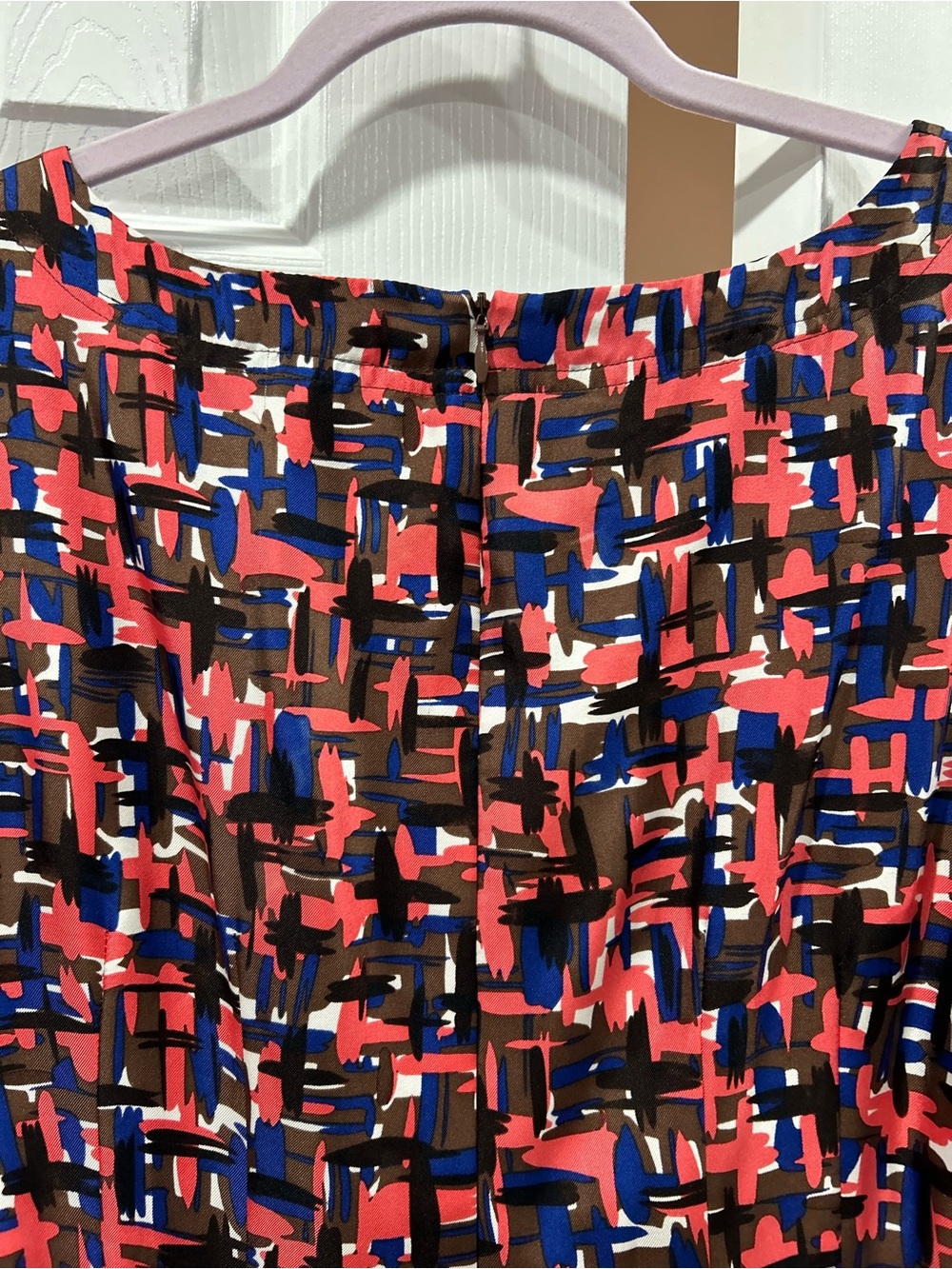 Shoshanna Sleeveless silk Abstract Print Midi Dress in Red, Blue and Black - Picture 6 of 6